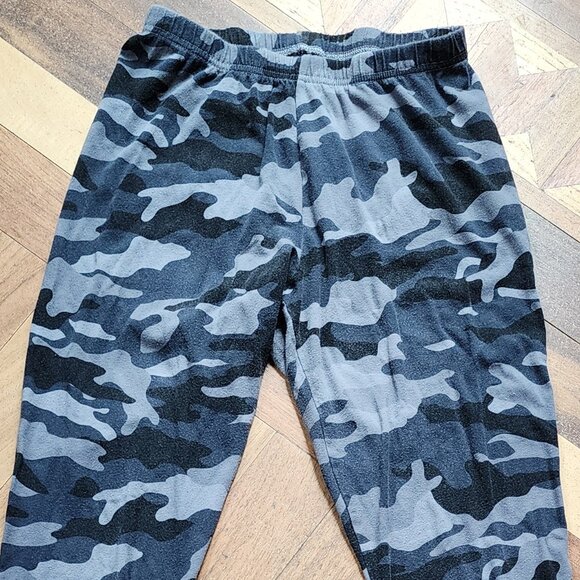 Old Navy Camo Fleece Athletic Pants Size Medium - Picture 3 of 13